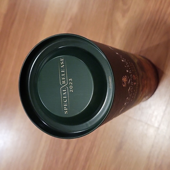 Lagavulin Special Release 2023 Box/Container - Picture 4 of 4